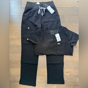 FIGS Scrub Black Set (Top + Bottom) Brand New With Tag